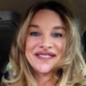 Meet your Posher, Joni